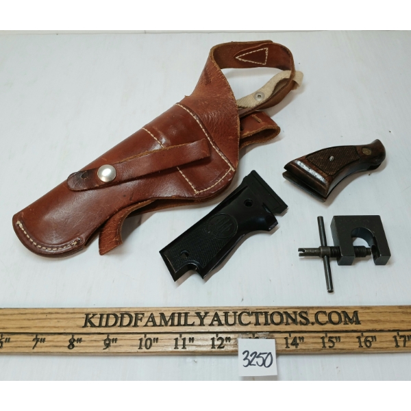 LOT OF 4 - SKS SIGHT ADJUST TOOL, HANDGRIPS & BUCHEIMER LEATHER HANDGUN HOLSTER