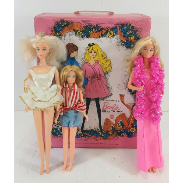 1968 MATTEL THE WORLD OF BARBIE DOLL TRUNK W/ ACCESS