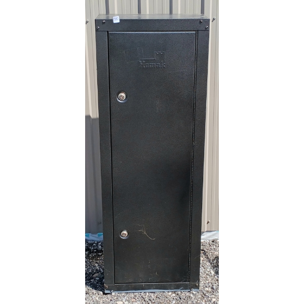HOMAK GUN CABINET W/ KEYS