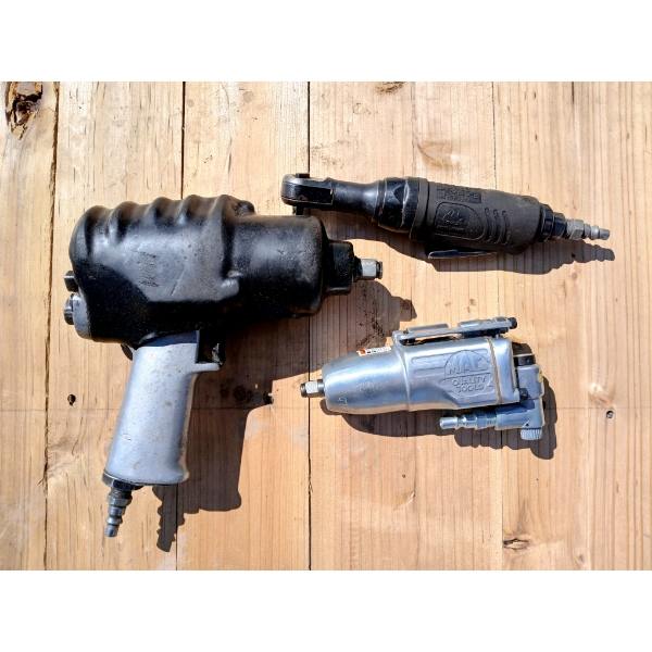 LOT OF 3 - MAC AIR TOOLS - IMPACTS & RATCHET 
