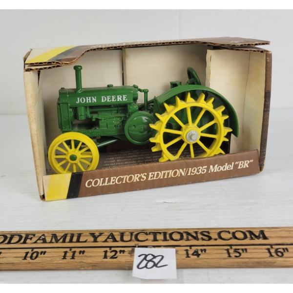 ERTL DIECAST 1935 JOHN DEERE MODEL BR TRACTOR MODEL