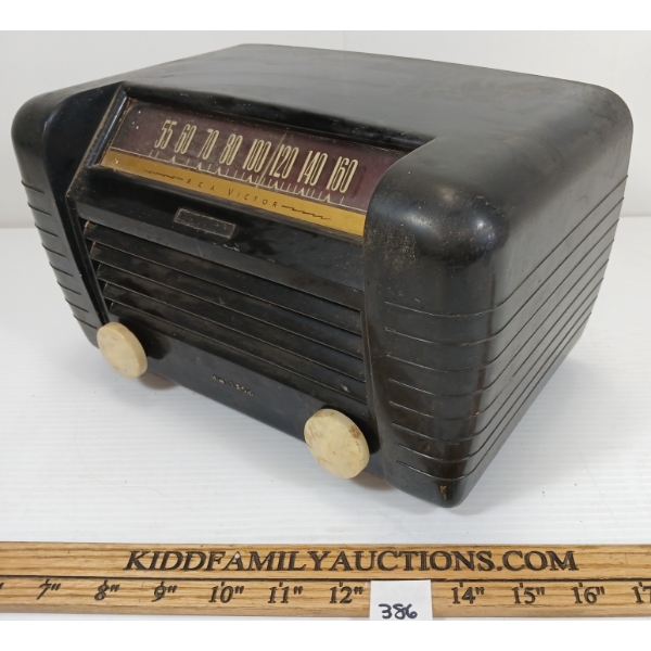 RCA VICTOR TUBE RADIO