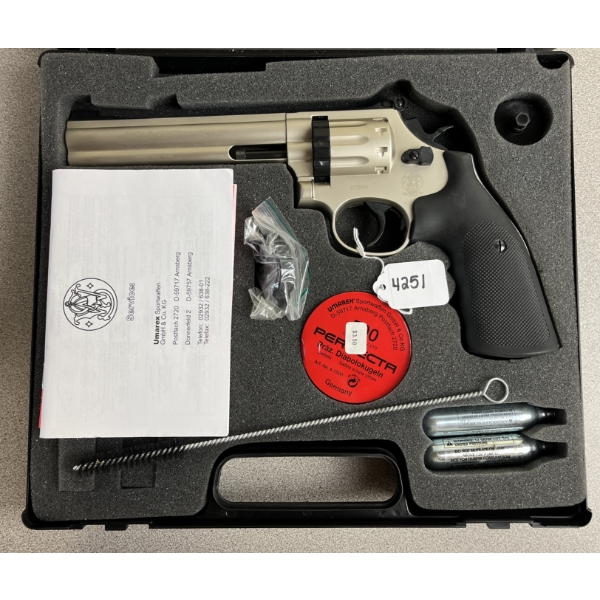 SMITH AND WESSON MODEL 686 IN .177 PELLET NO PAL REQUIRED 