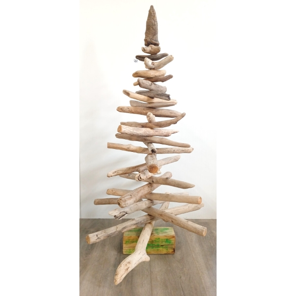 DRIFTWOOD CHRISTMAS TREE
