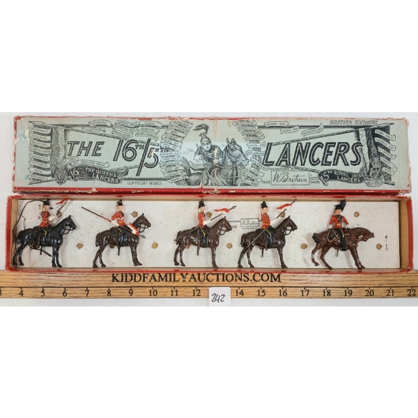 BRITAINS SOLDIERS LEAD FIGURES - NO. 33 16TH/5TH LANCERS