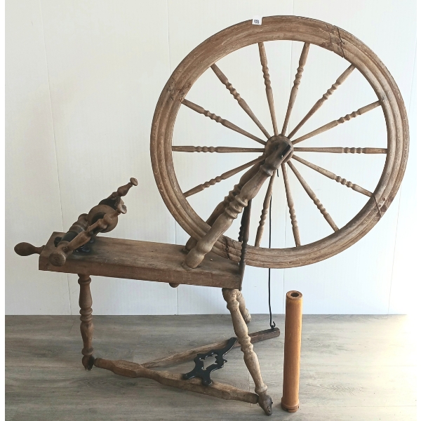 CANADIAN PRODUCTION SPINNING WHEEL