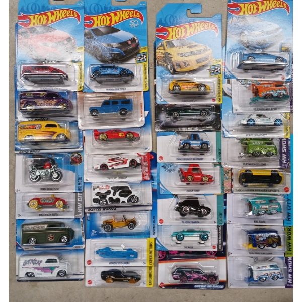 LOT OF 30 - HOTWHEELS / MATCHBOX - 1998 DAIRY DELIVERY, LAMBORGHINI HURACAN LP 610-4, ETC