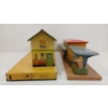 Image 2 : LOT OF 2 - TIN TRAIN STATIONS - INCL HORNBY
