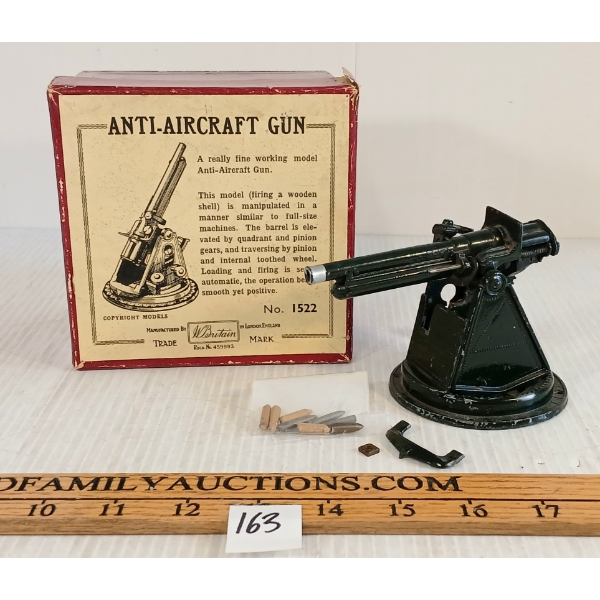 BRITAINS LEAD MODEL NO. 1522 - ANT-AIRCRAFT GUN