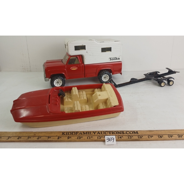 LOT OF 3 - TONKA PRESSED STEEL CAMPER TRUCK, BOAT & TRAILER