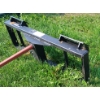 Image 2 : SKID STEER MOUNT BALE SPEAR 