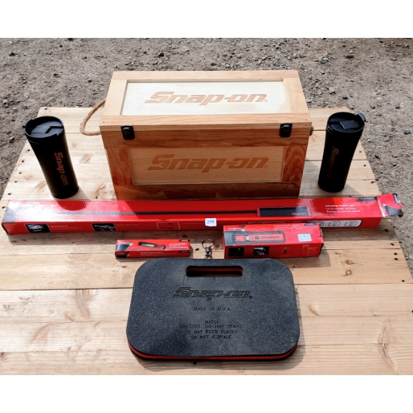 JOB LOT - SNAP-ON - 2X NEW TRAVEL MUGS, ARTICULATING PRECISION & POCKET LIGHTS, ETC.