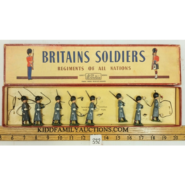 BRITAINS SOLDIERS LEAD FIGURES - NO. 312 GRENADIER GUARDS