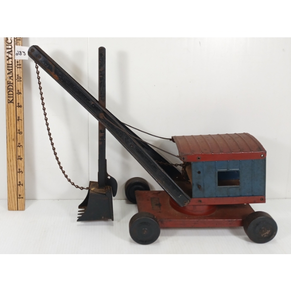 STRUCTO PRESSED STEEL EXCAVATOR