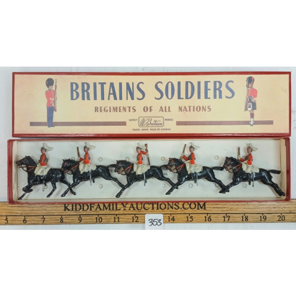 BRITAINS SOLDIERS LEAD FIGURES - NO. 43 2ND LIFE GUARDS