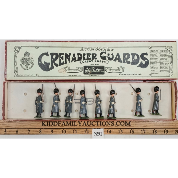 BRITAINS SOLDIERS LEAD FIGURES - NO. 312 GRENADIER GUARDS