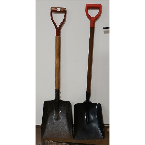 LOT OF 2 - SHOVELS