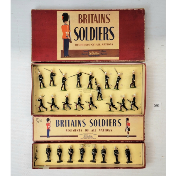 LOT OF 2 - BRITAINS SOLDIERS LEAD FIGURES - NO. 1284 ROYAL MARINES DISPLAY & 2071 ROYAL MARINES
