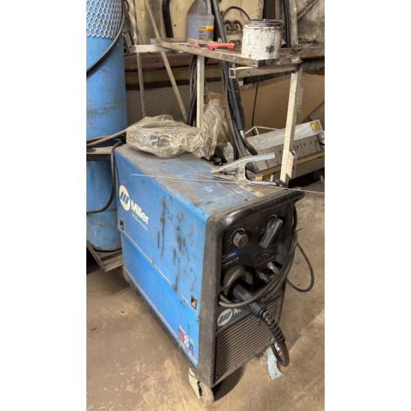 MILLER 210 MIG WELDER - TANK NOT INCLUDED