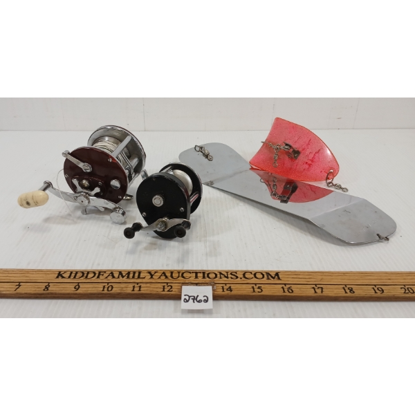LOT OF 4 - FISHING REELS & NOOTKA FLASHER, ETC - INCL - PENN PEER