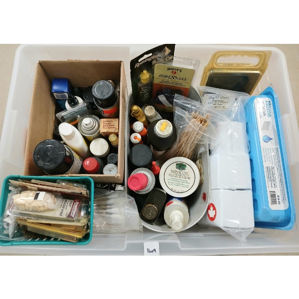 QTY OF MISC GUN CLEANING SUPPLIES - BORESNAKE, WONDER WADS, STOCK FINISH KIT, ETC