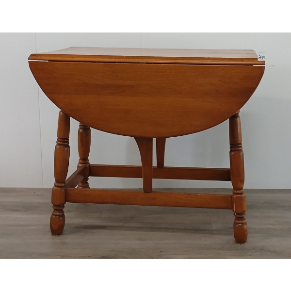MAPLE DROP LEAF TABLE