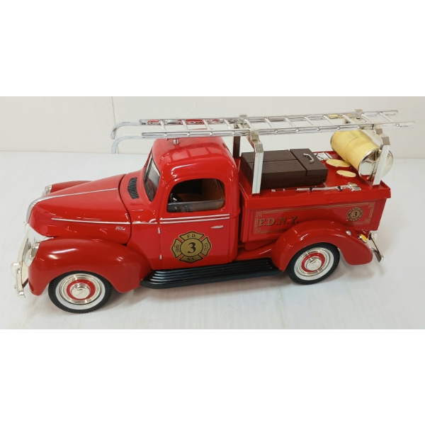 GOLDEN COLLECTIBLES FIRE TRUCK DIECAST COIN BANK