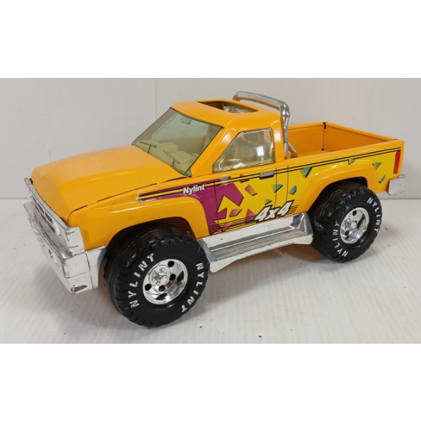 NYLINT PRESSED STEEL 4X4 OFF-ROAD TRUCK