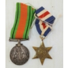 Image 2 : LOT OF 4 - WWII DEFENCE MEDAL, FRANCE & GERMANY STAR MEDAL & RASC HANKERCHIEFS