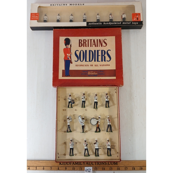 LOT OF 2 - BRITAINS SOLDIERS LEAD FIGURES - NO. 3/226 & 2185 BAHAMAS POLICEMEN & POLICE BAND