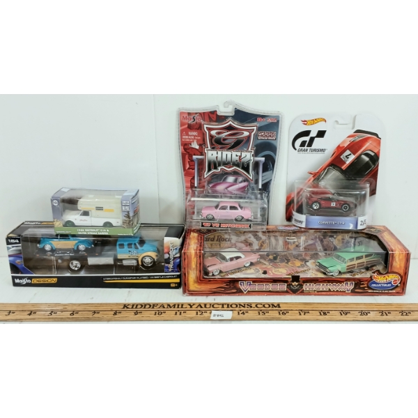 LOT OF 5 - GREENLIGHT, HOTWHEELS & MAISTO MODELS - INCL '68 CHEVROLET C10, '57 VW NOTCHBACK, ETC