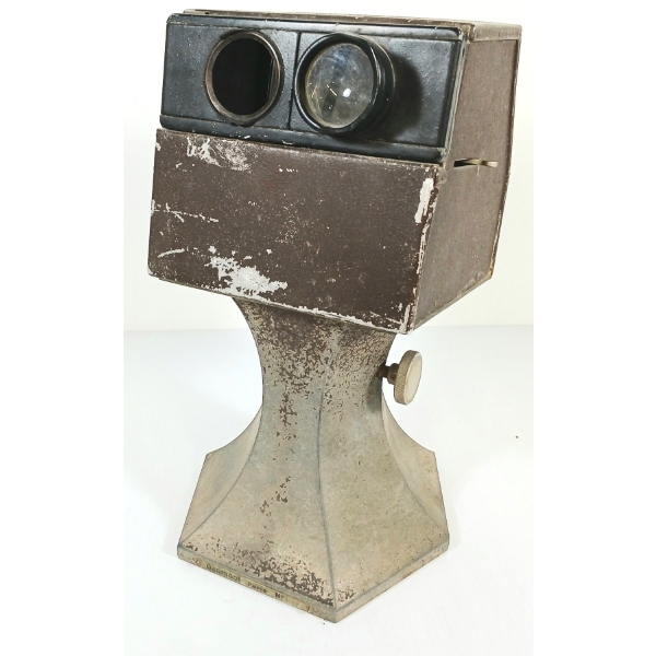GAUMONT TABLETOP STEREOSCOPE - CIRCA 1920's