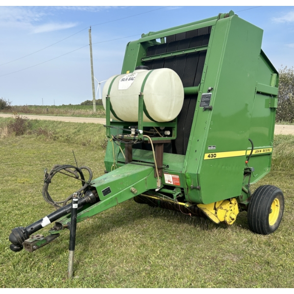 JOHN DEERE 430 ROUND BALER - W/ ACID TANK, MONITOR