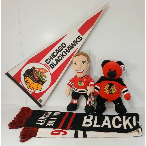 LOT OF 4 - CHICAGO BLACK HAWKS HOCKEY COLLECTIBLES - PENNANT, SCARF, ICE BEAR & TOEWS FIGURE