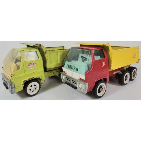 LOT OF 2 - TONKA PRESSED STEEL DUMP TRUCK MODELS