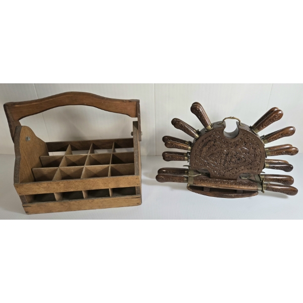 LOT OF 2 - 1986 BOMBAY CARVING SET & OV BOTTLE HOLDER