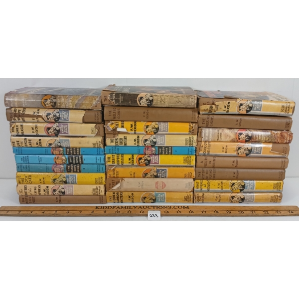  COLLECTION OF HARDY BOYS NOVELS BY FRANKLIN W. DIXON - HARDCOVERS