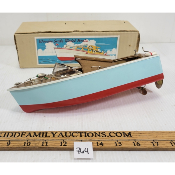 WOODEN SEALE MODEL BATTERY OP BOAT