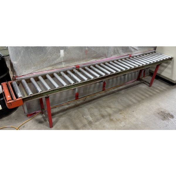 10 FT ROLLER CONVEYOR