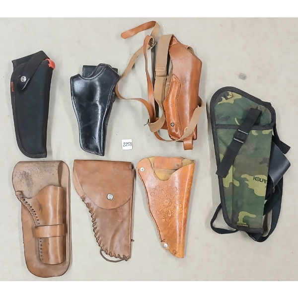 LOT OF 7 - HANDGUN HOLSTERS