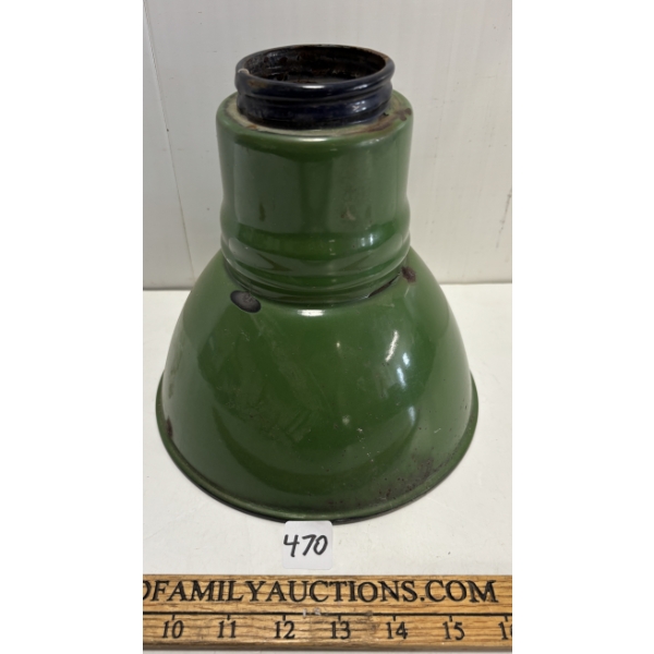 GREEN PORCELAIN LIGHT SHADE