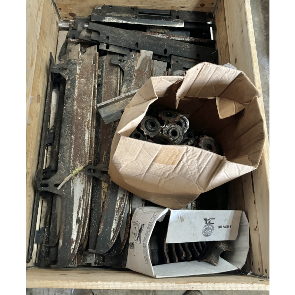 SKID LOT - CORN HEADER PARTS - GERINGHOFF MS HORIZON 1200FB 