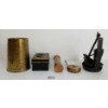 Image 2 : LOT OF 7 - MISC TOOLS & COLLECTIBLES - INCL THE GOLDEN RULER, SMELTING TOOLS, BRASS TANKARD, ETC