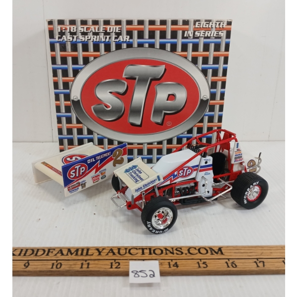 STP DIECAST ANDY HILLENBERG SPRINT CAR