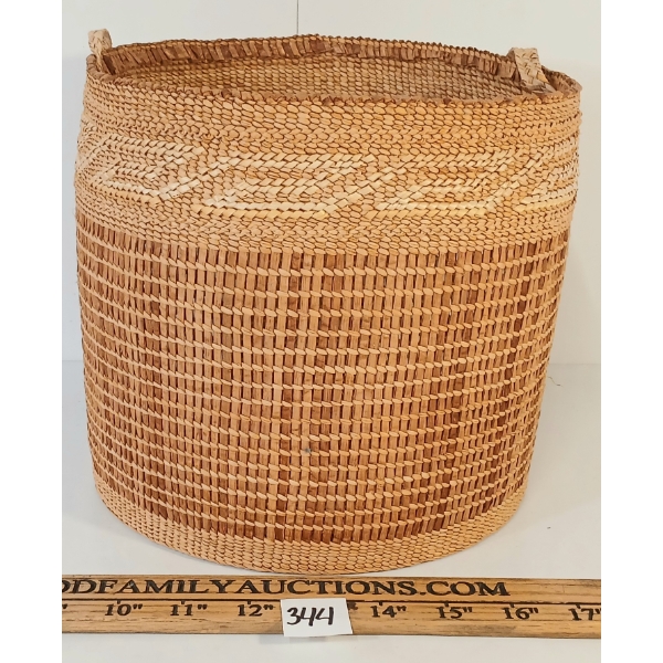 HAND-WOVEN RATTAN BASKET W/ BONE FROG CHARM
