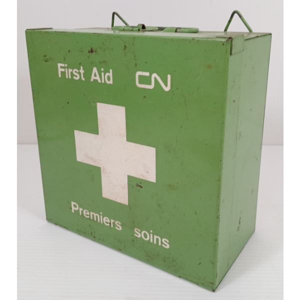 C.N. METAL FIRST AID KIT