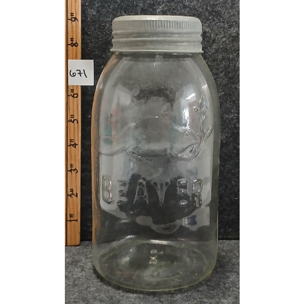BEAVER SEALER EMBOSSED QT JAR W/ LID