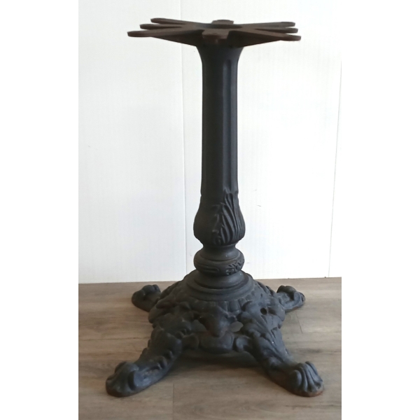 ORNATE TABLE BASE - VICTORIAN STYLE - CLAW FEET - CAST IRON