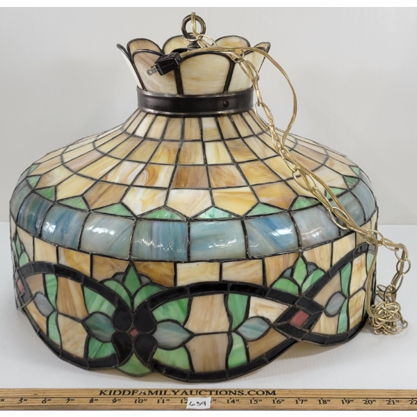 TIFFANY STYLE HANGING LIGHT