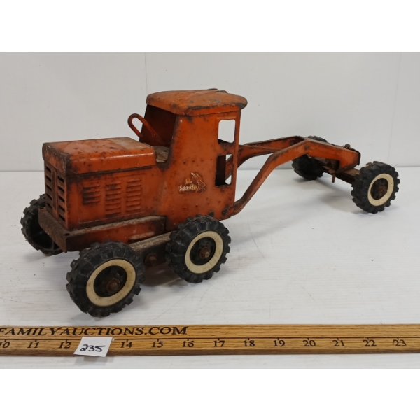 LI'L BEAVER PRESSED STEEL ROAD GRATER